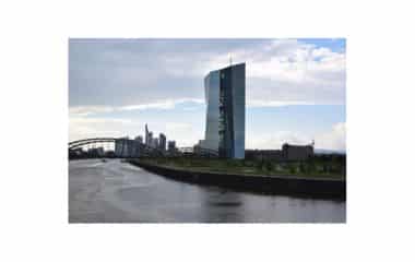 Banque physique vs banque en ligne : comment choisir ?